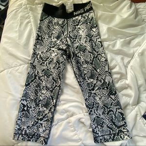 Nike Pro Cropped Leggings